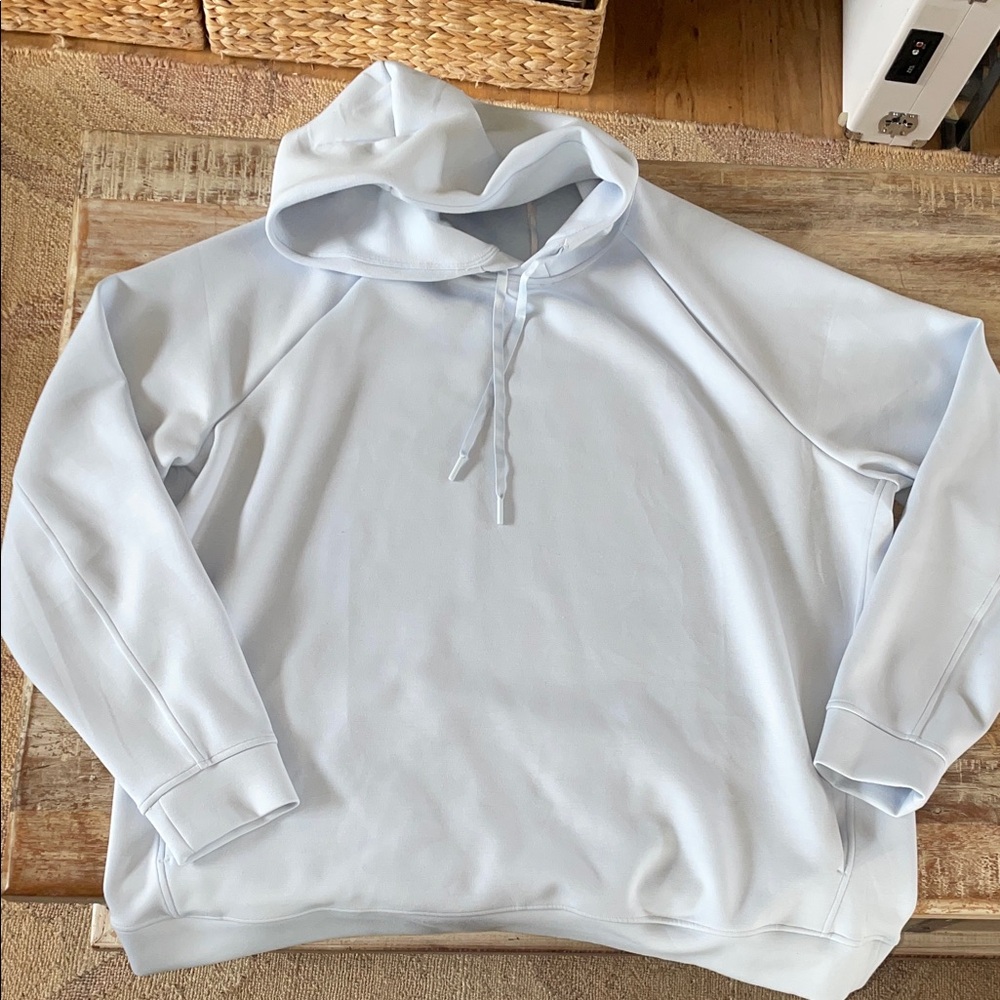 Lululemon pullover Hoodie EUC!!